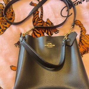 COACH MOLLIE BUCKET Crossbody